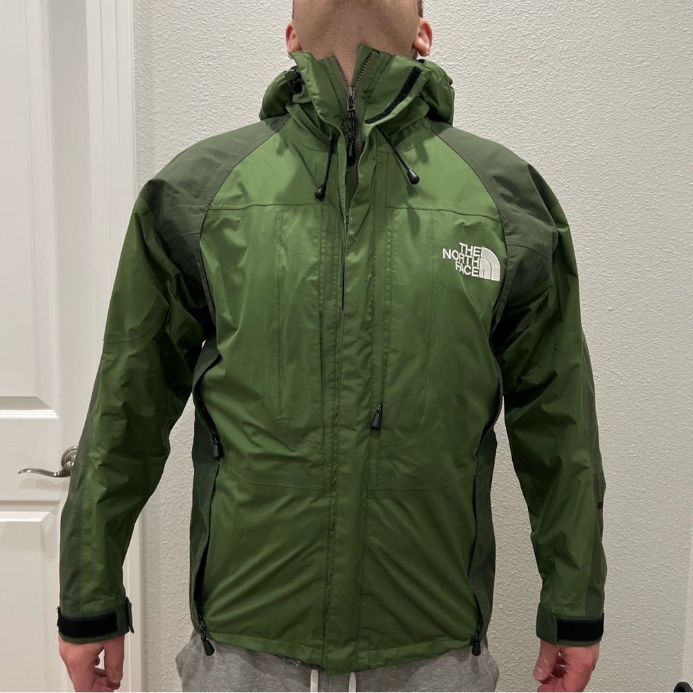 Men’s North Face snowboard jacket. Size Small. Green.